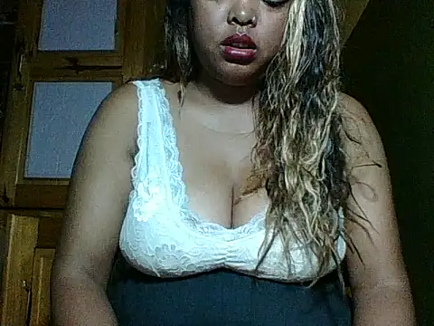 Snapshot of SEXY_METISE chatting on 02/21/26, 01:39 SEXY METISE online show from 02/21/26, 01:39