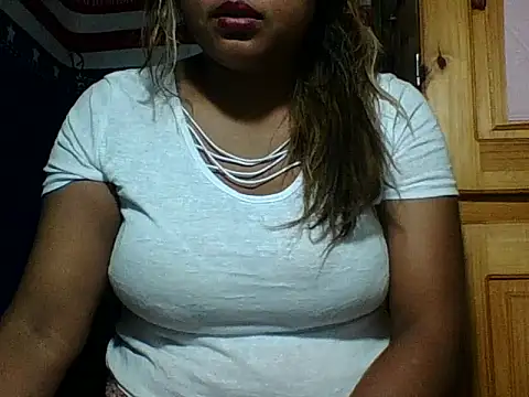 Snapshot of SEXY_METISE chatting on 03/11/26, 01:22 SEXY METISE online show from 03/11/26, 01:22