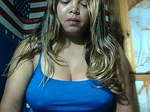 Snapshot of SEXY_METISE chatting on 03/28/26, 02:11 SEXY METISE online show from 03/28/26, 02:11