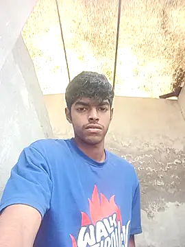 Snapshot of monster_33 chatting on 03/18/26, 07:00 monster 33 online show from 03/18/26, 07:00