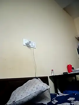 Snapshot of monster_33 chatting on 04/10/26, 05:23 monster 33 online show from 04/10/26, 05:23