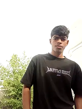 Snapshot of monster_33 chatting on 04/19/26, 03:17 monster 33 online show from 04/19/26, 03:17