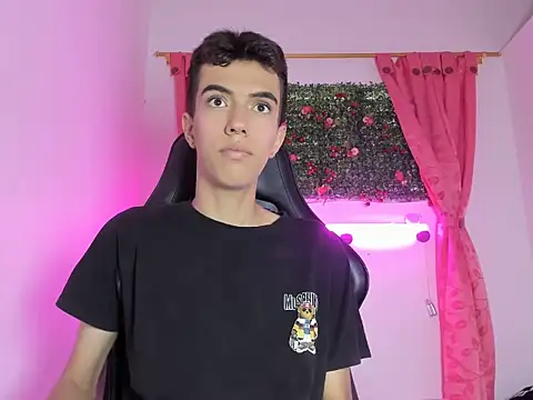 Snapshot of dylan_202520_ chatting on 09/22/25, 11:34 dylan 202520 online show from 09/22/25, 11:34