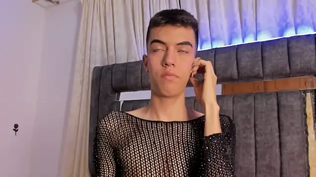 Snapshot of dylan_202520_ chatting on 09/24/25, 11:35 dylan 202520 online show from 09/24/25, 11:35