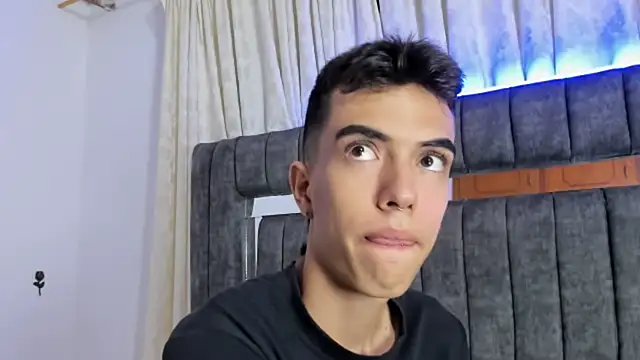 Snapshot of dylan_202520_ chatting on 09/25/25, 11:25 dylan 202520 online show from 09/25/25, 11:25