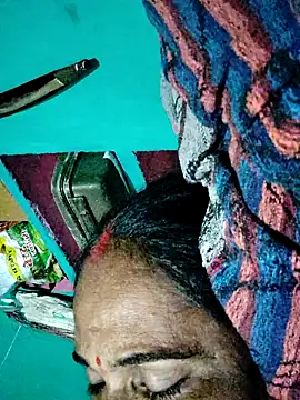 Pooja750 online show from 11/03/25, 04:41