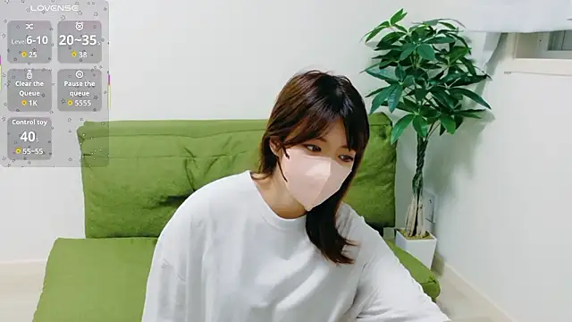 Snapshot of hinachuuu__D chatting on 09/24/25, 11:02 hinachuuu  D online show from 09/24/25, 11:02