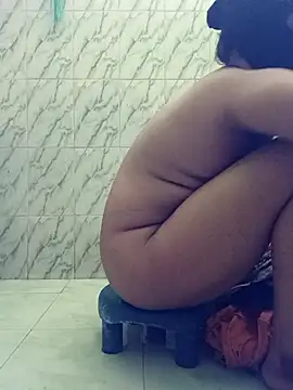 Moonshine07 online show from 09/10/25, 04:45