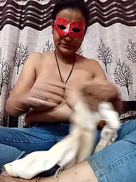 Gullapi online show from 11/25/25, 04:45