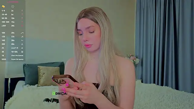 Snapshot of _sophielov chatting on 04/02/26, 10:07 sophielov online show from 04/02/26, 10:07