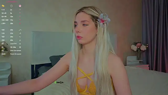 Snapshot of _sophielov chatting on 06/22/26, 10:07 sophielov online show from 06/22/26, 10:07