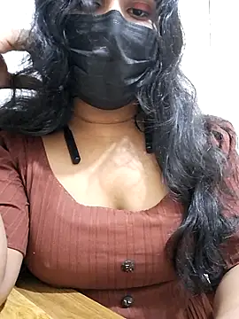 Snapshot of BeautyGirl_sara chatting on 09/10/25, 11:43 BeautyGirl sara online show from 09/10/25, 11:43