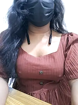 Snapshot of BeautyGirl_sara chatting on 10/04/25, 07:28 BeautyGirl sara online show from 10/04/25, 07:28