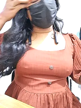 Snapshot of BeautyGirl_sara chatting on 10/15/25, 05:46 BeautyGirl sara online show from 10/15/25, 05:46