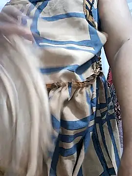 Snapshot of BeautyGirl_sara chatting on 10/24/25, 03:41 BeautyGirl sara online show from 10/24/25, 03:41