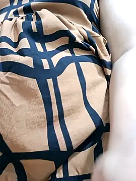 Snapshot of BeautyGirl_sara chatting on 11/06/25, 04:52 BeautyGirl sara online show from 11/06/25, 04:52