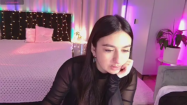 Snapshot of Lola_Sparks chatting on 09/23/25, 06:05 Lola Sparks online show from 09/23/25, 06:05