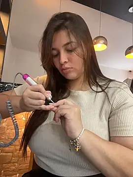 Snapshot of sarahreyess_11 chatting on 03/11/26, 10:32 sarahreyess 11 online show from 03/11/26, 10:32
