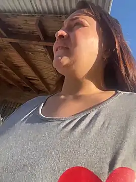 Snapshot of sarahreyess_11 chatting on 03/17/26, 11:35 sarahreyess 11 online show from 03/17/26, 11:35