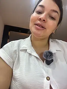 Snapshot of sarahreyess_11 chatting on 03/30/26, 10:38 sarahreyess 11 online show from 03/30/26, 10:38