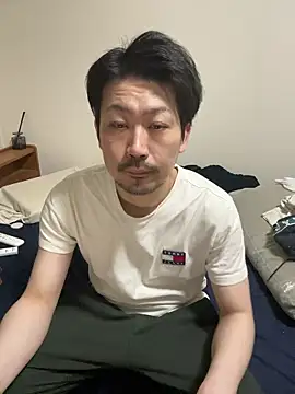 Snapshot of Arista_09 chatting on 04/19/26, 07:51 Arista 09 online show from 04/19/26, 07:51