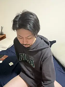 Snapshot of Arista_09 chatting on 04/20/26, 07:04 Arista 09 online show from 04/20/26, 07:04