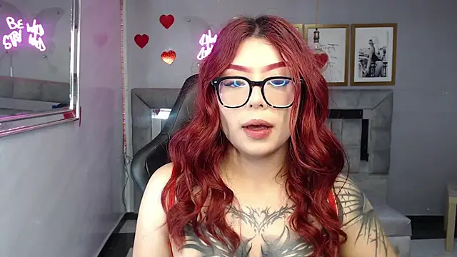 Snapshot of Red_Bunny_v chatting on 03/30/26, 01:12 Red Bunny v online show from 03/30/26, 01:12