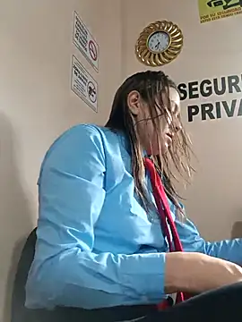 Snapshot of Hannah-colx chatting on 04/20/26, 12:30 Hannah-colx online show from 04/20/26, 12:30