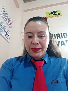 Snapshot of Hannah-colx chatting on 05/05/26, 01:52 Hannah-colx online show from 05/05/26, 01:52