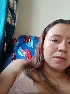 Snapshot of Hannah-colx chatting on 07/04/26, 04:02 Hannah-colx online show from 07/04/26, 04:02