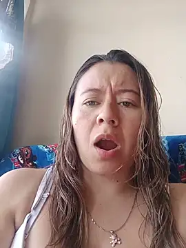 Snapshot of Hannah-colx chatting on 07/07/26, 04:11 Hannah-colx online show from 07/07/26, 04:11