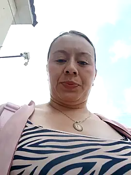 Snapshot of Hannah-colx chatting on 07/08/26, 03:27 Hannah-colx online show from 07/08/26, 03:27