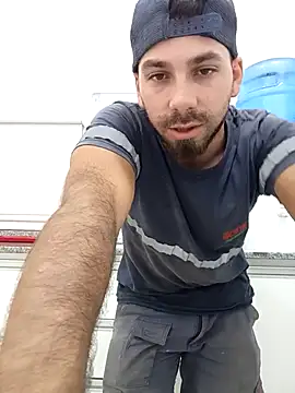 Snapshot of Lushakuiron1 chatting on 12/20/25, 02:13 Lushakuiron1 online show from 12/20/25, 02:13