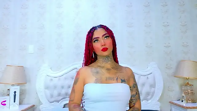 Snapshot of EmilieLake chatting on 03/25/26, 03:29 EmilieLake online show from 03/25/26, 03:29