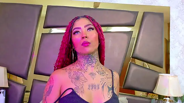 Snapshot of EmilieLake chatting on 03/27/26, 07:46 EmilieLake online show from 03/27/26, 07:46