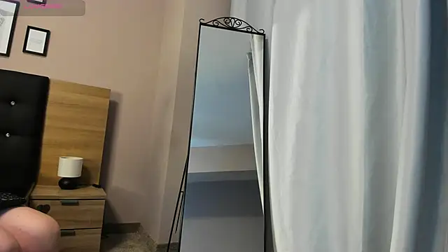 Snapshot of CandyL0v3 chatting on 09/18/25, 07:27 CandyL0v3 online show from 09/18/25, 07:27