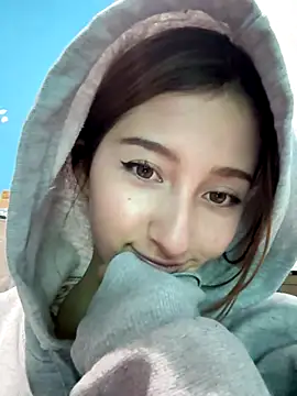 Snapshot of GiselleFever chatting on 11/13/25, 12:20 GiselleFever online show from 11/13/25, 12:20