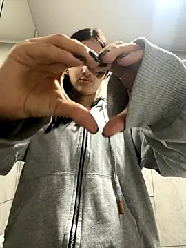 Snapshot of GiselleFever chatting on 12/03/25, 11:58 GiselleFever online show from 12/03/25, 11:58