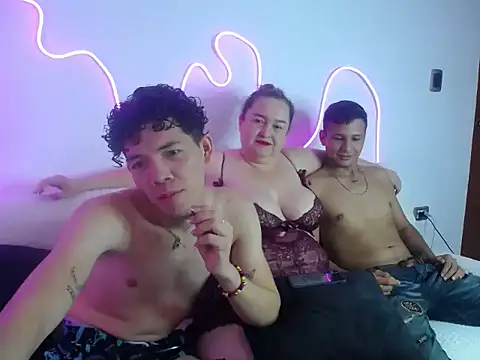 Snapshot of brutal_dirty_sex chatting on 09/18/25, 02:30 brutal dirty sex online show from 09/18/25, 02:30