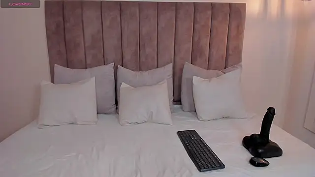 amber colliiins online show from 10/14/25, 05:47