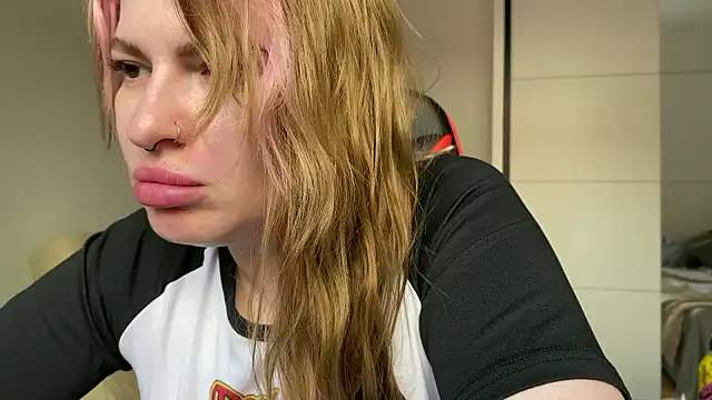 Mia Kamp online show from 05/29/26, 02:48