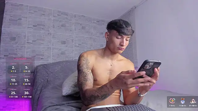 Snapshot of DavisFirb chatting on 09/12/25, 12:44 DavisFirb online show from 09/12/25, 12:44