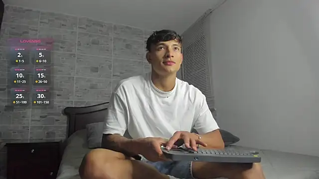 Snapshot of DavisFirb chatting on 09/22/25, 02:24 DavisFirb online show from 09/22/25, 02:24