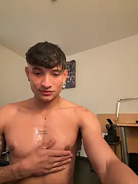 Snapshot of DavisFirb chatting on 10/04/25, 10:08 DavisFirb online show from 10/04/25, 10:08