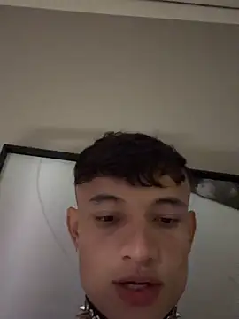 Snapshot of DavisFirb chatting on 12/18/25, 09:21 DavisFirb online show from 12/18/25, 09:21