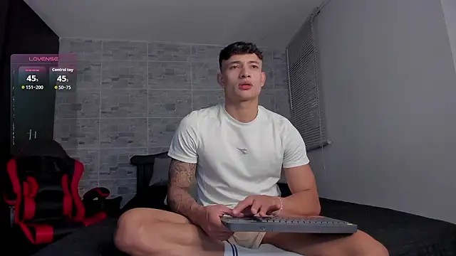 Snapshot of DavisFirb chatting on 02/03/26, 01:05 DavisFirb online show from 02/03/26, 01:05