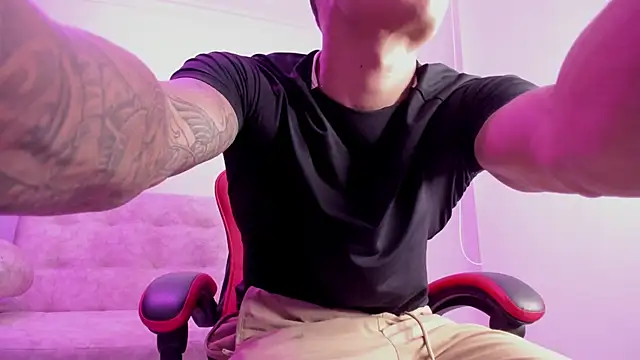 Snapshot of DavisFirb chatting on 04/23/26, 02:02 DavisFirb online show from 04/23/26, 02:02