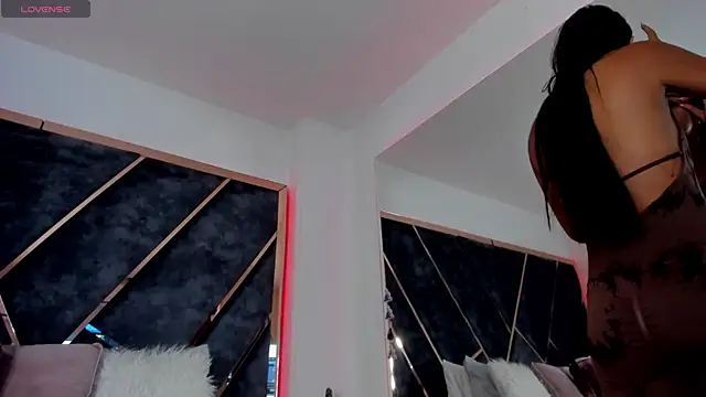 SusanaHenao online show from 10/06/25, 06:49