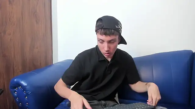 LittleDanny  online show from 11/28/25, 05:04