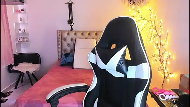 LenaStylesOA online show from 09/11/25, 01:11